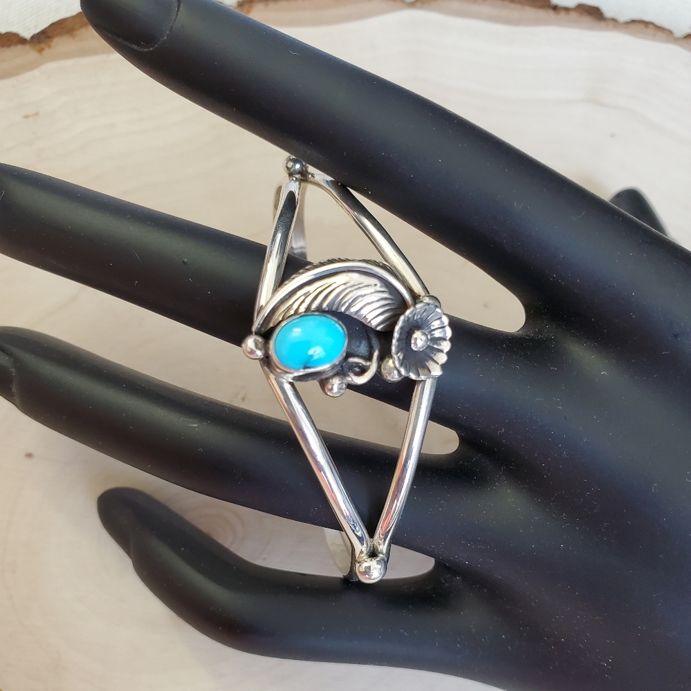 Native American Style Silver Sleeping Turquoise Cuff Bracelet